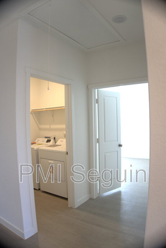 Foto del edificio - 8965 Gila Rdg