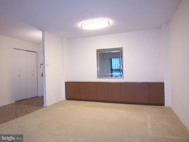 Foto del edificio - 5300 Holmes Run Pkwy