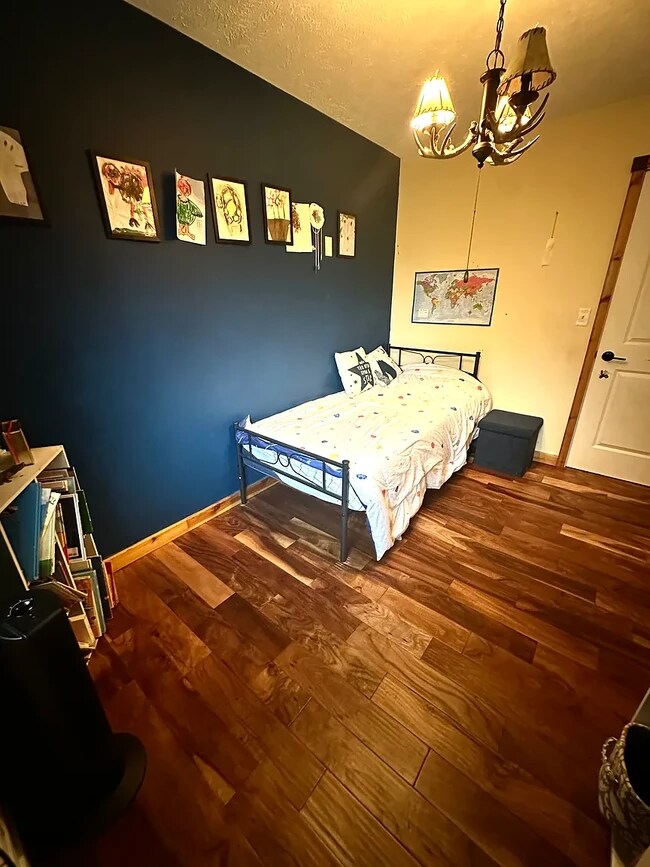 Foto del edificio - 2943 N Reynolds Rd