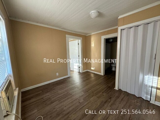 Foto del edificio - 2064 Andrews St