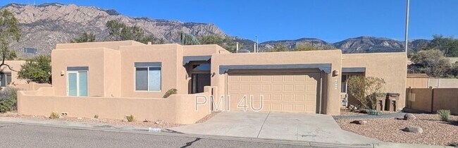 Foto del edificio - 12612 Carmel Ct NE