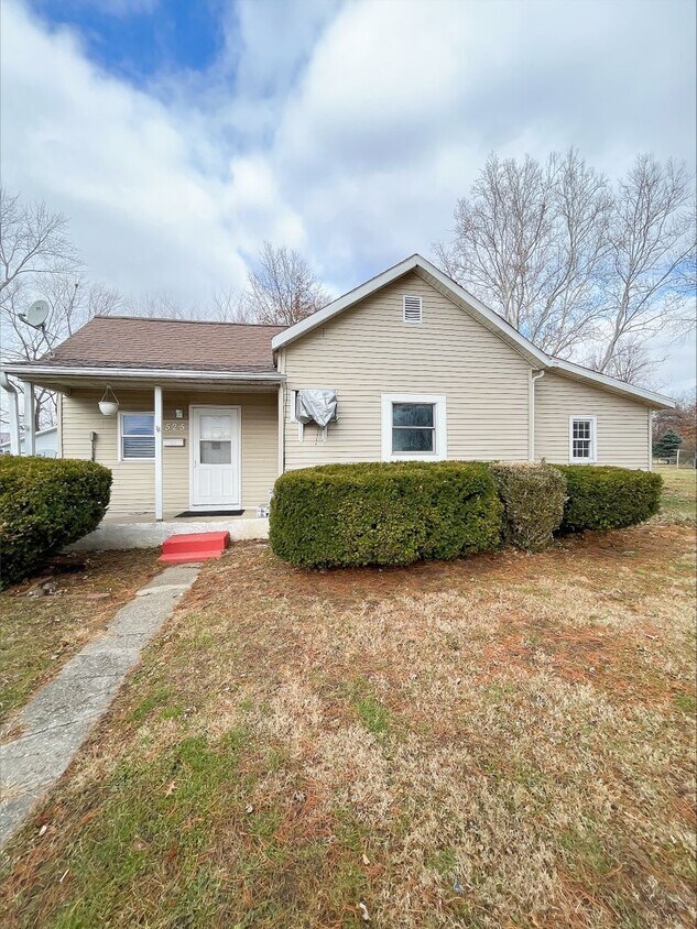 Primary Photo - 2 Bedroom House
