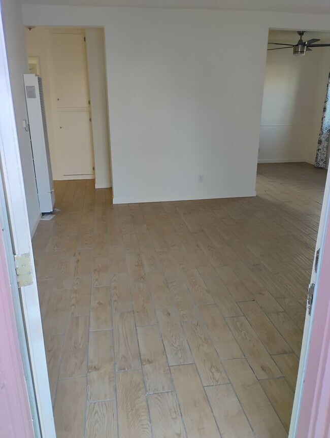 Foto del edificio - 18924-18934 Gault Street