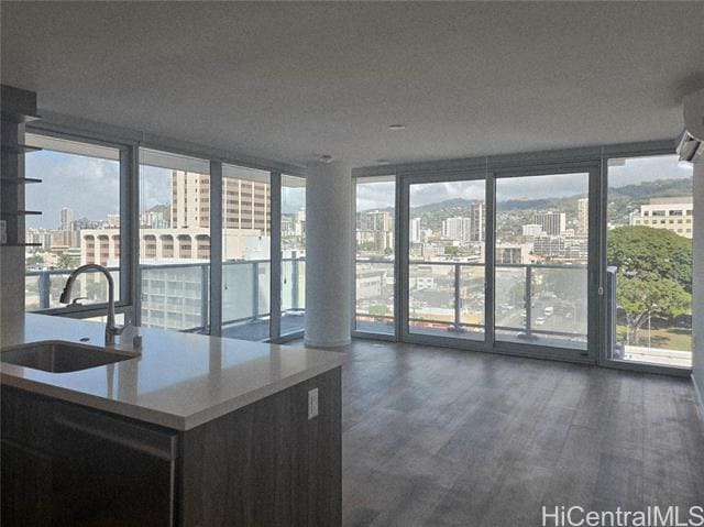 Foto del edificio - 1515 Liona St
