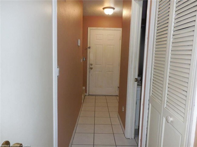 Foto del edificio - 1561 Lakeview Dr