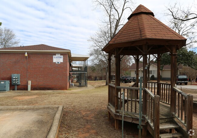 Gazebo Apartments Auburn Al Cabana Gazebo Apartments