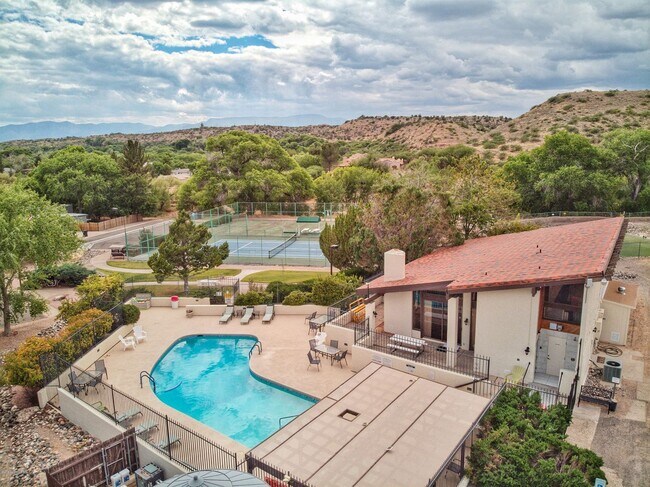 Foto del edificio - HOUSE - CORNVILLE - OAK CREEK VALLEY