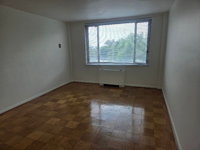 Interior Photo - Robin Towers