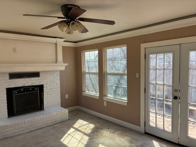 Building Photo - 1612 Oxford Way