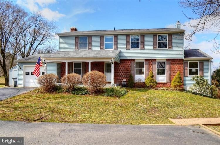 Primary Photo - 900 Cantle Ln