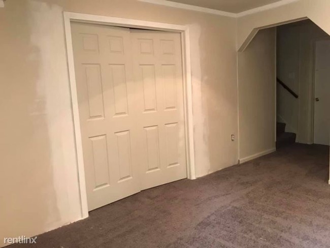 Building Photo - 4 br, 2.5 bath Townhome - 1250 Palmer Rd