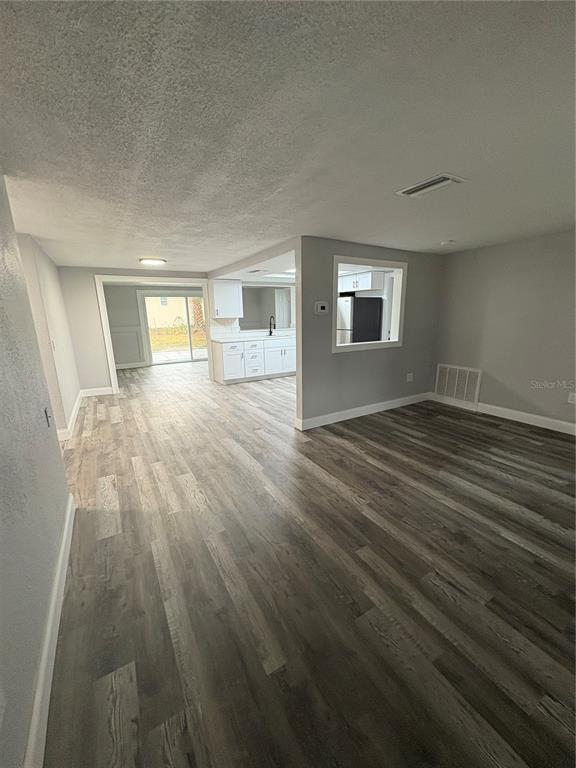 Foto del edificio - 9110 Pegasus Ave