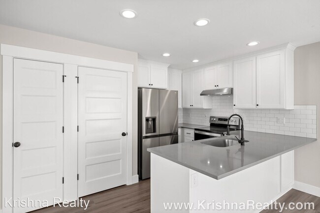 Building Photo - 2 br, 1.5 bath House - 8001 N Woolsey Ave ...