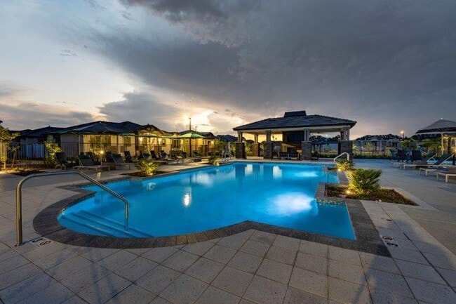Foto del edificio - Vlux at Sunset Farms
