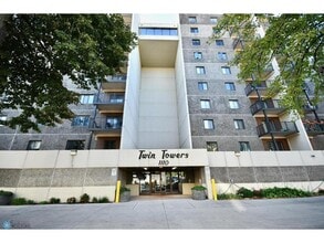 Building Photo - 1110 3rd Ave N