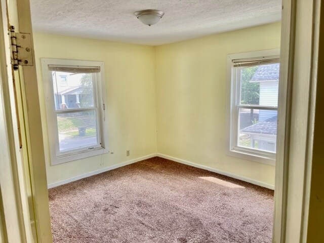 Building Photo - 632 Allyn St