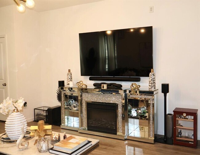 Foto del edificio - 1300 Coco Ray Ln