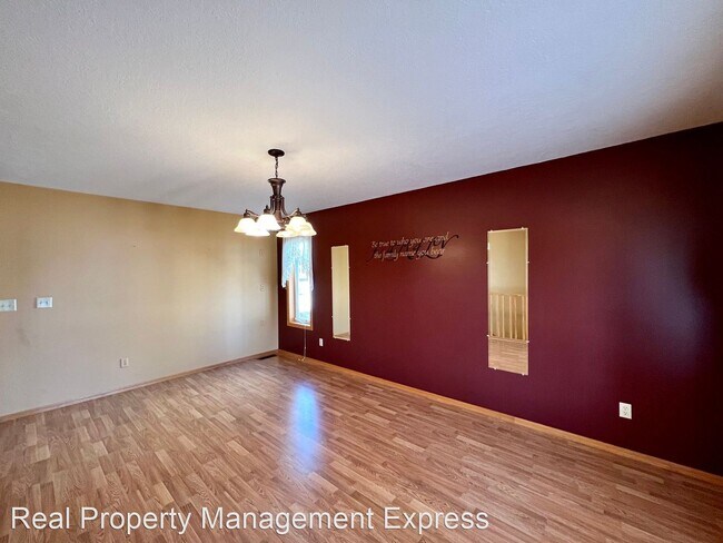 Building Photo - 4 br, 2 bath House - 2713 S Chapelwood Avenue