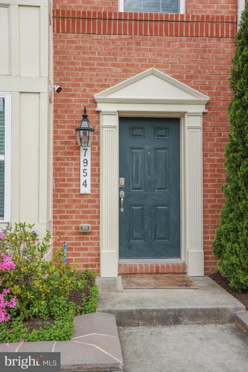 Foto del edificio - 7954 Blue Stream Dr