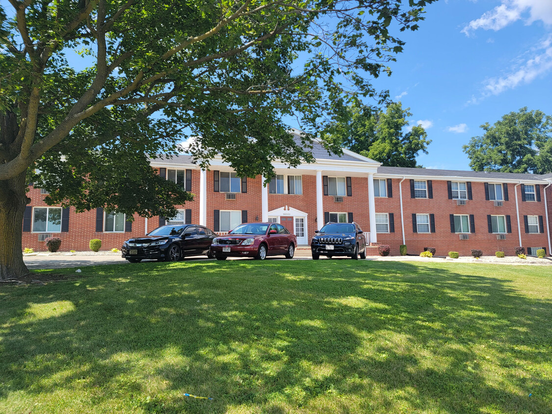 Primary Photo - Appleton Avenue Apartments