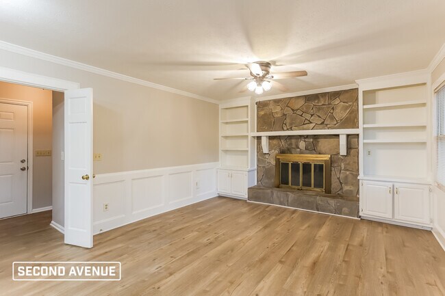 Building Photo - 2727 Colony Cir