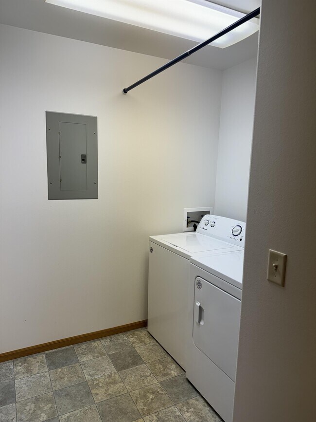 1531 Depot Dr Unit 1, Cody, WY 82414 Room for Rent in Cody, WY