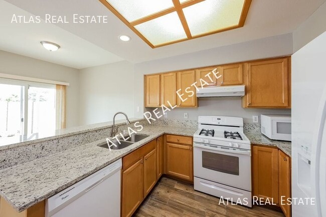 Building Photo - 4929 W Bluefield Ave