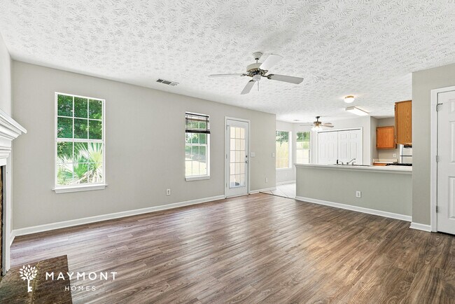 Building Photo - 1255 Martinique Ct SW