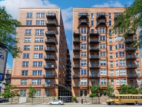 Building Photo - 500 S Clinton St