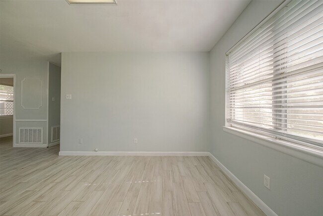 Foto del edificio - 3426 Bradford St