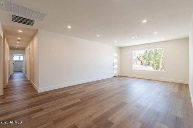 Foto del edificio - 1530 E Alameda Dr