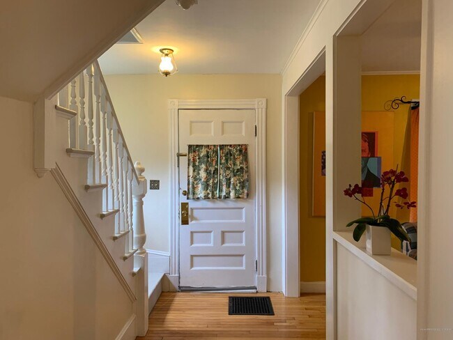 Foto del edificio - 30 Forest Ave