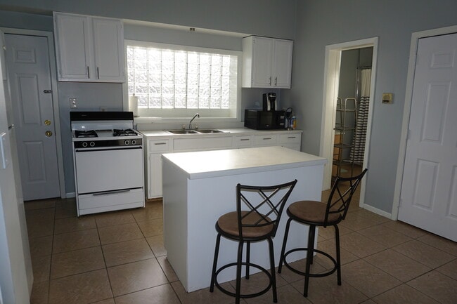 Building Photo - 1312 S Wabash Ave