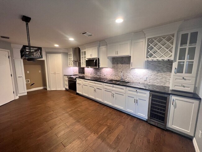 Building Photo - Hutto Parke - Minutes to Kahari Resort & A...