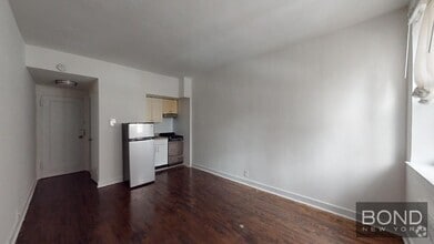 Building Photo - 257 E 61st St