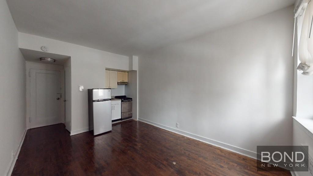 Primary Photo - 257 E 61st St