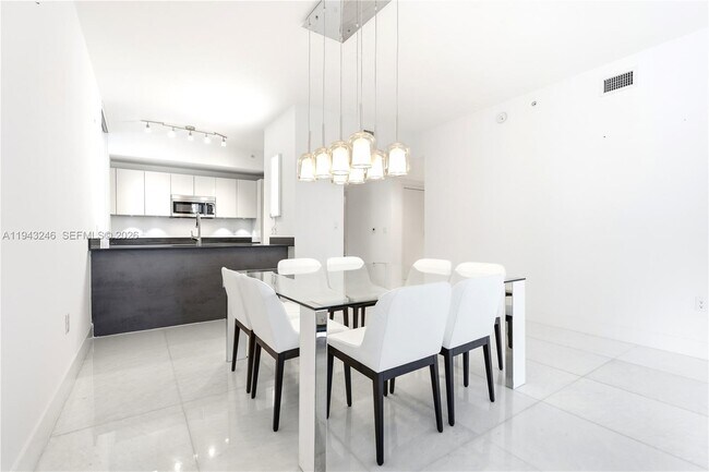 Building Photo - 1010 Brickell Ave