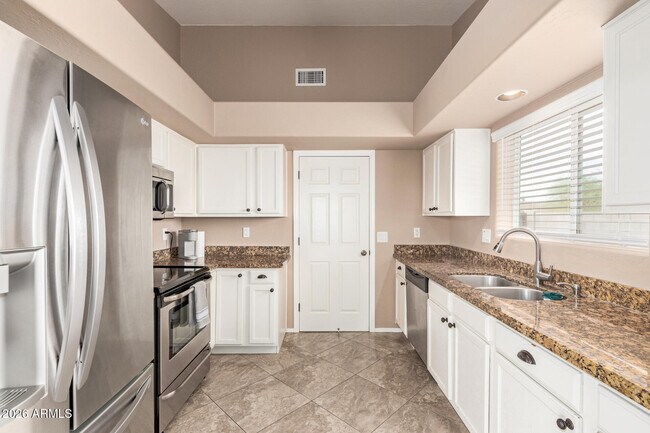 Foto del edificio - 12411 Benito Dr