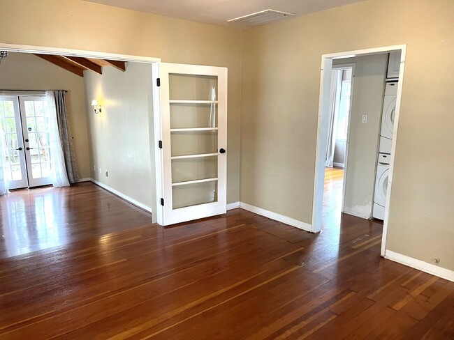 Foto del edificio - Upgraded Contemporary Craftsman