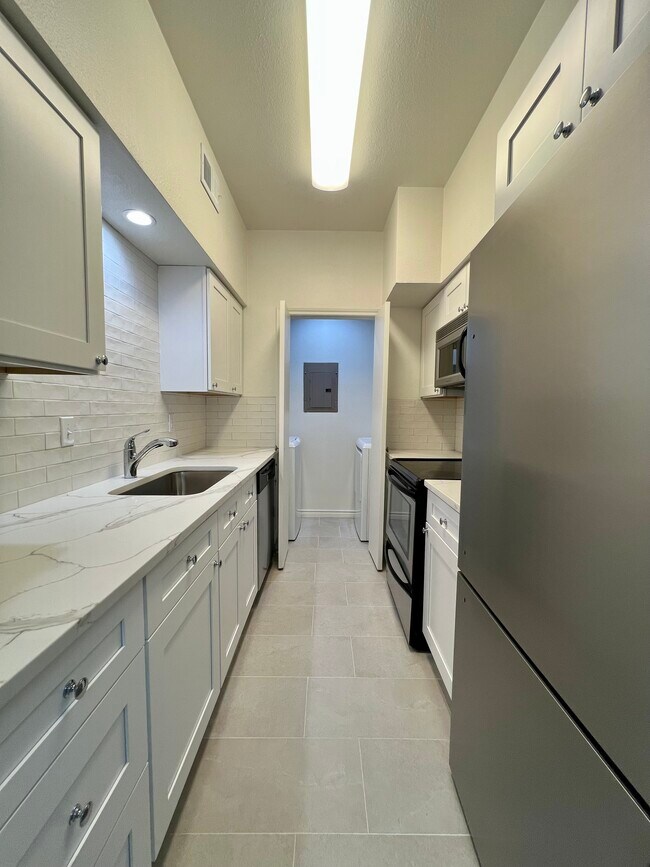 Building Photo - Campbell Green Park Condo
