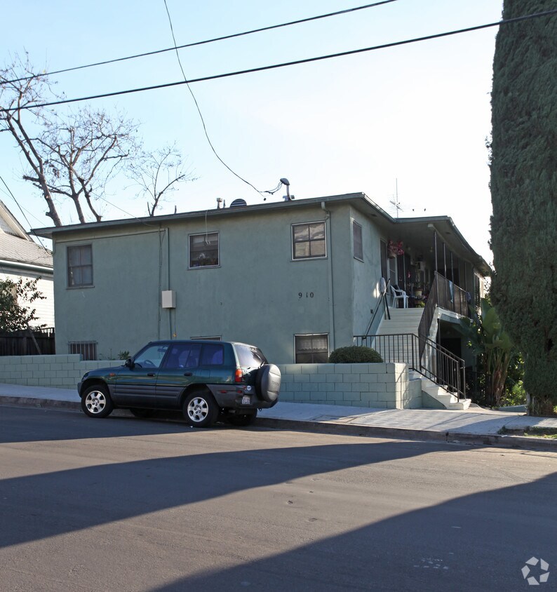 Primary Photo - 908-910 E Edgeware Rd
