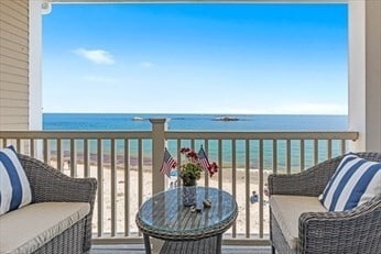 Foto del edificio - 66 Glades Rd