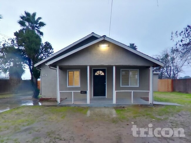 Building Photo - 421 S Abbie St