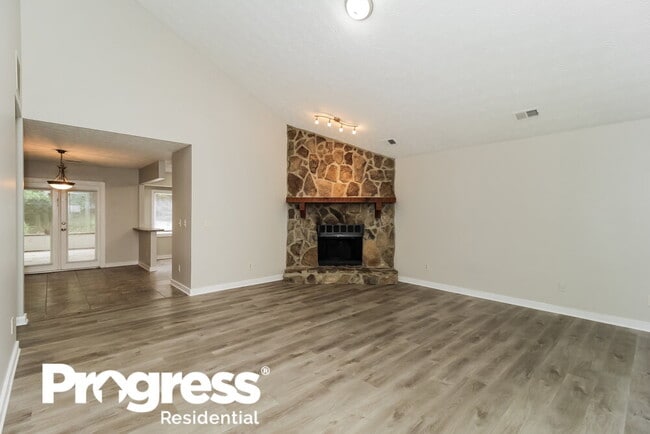 Foto del edificio - 4553 Kings Crossing Dr NE