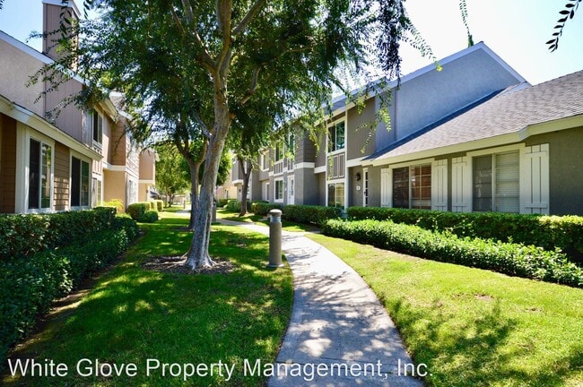 Building Photo - 2 br, 1.5 bath House - 26 Thicket