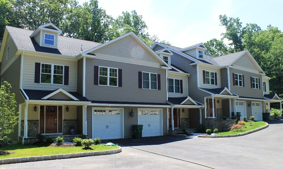 4 Murphys Ln, Shelton, CT 06484 Townhome Rentals in Shelton CT