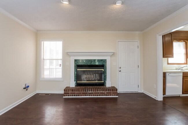 Building Photo - 1811 Silver Leaf Ct SW