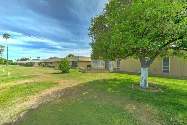 Foto del edificio - 55+ Age Restricted Community READY TO VIEW...