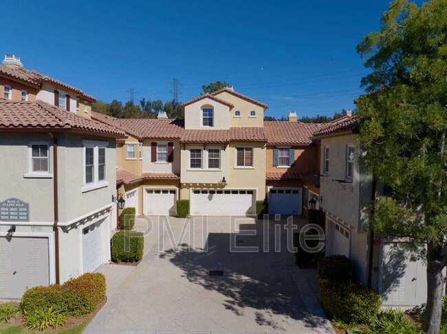 Building Photo - 28254 Canterbury Ct