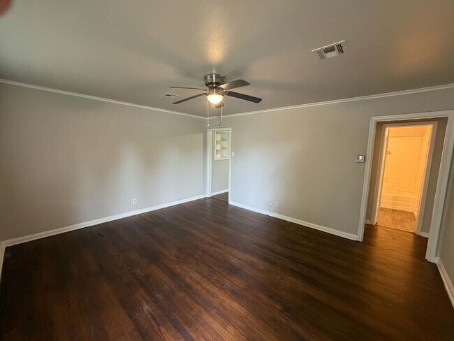 Foto del edificio - 2 Bedroom, 1 Bath, 1 Car Garage